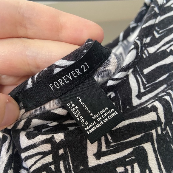 Backless Printed Mini Dress - Picture 2 of 4